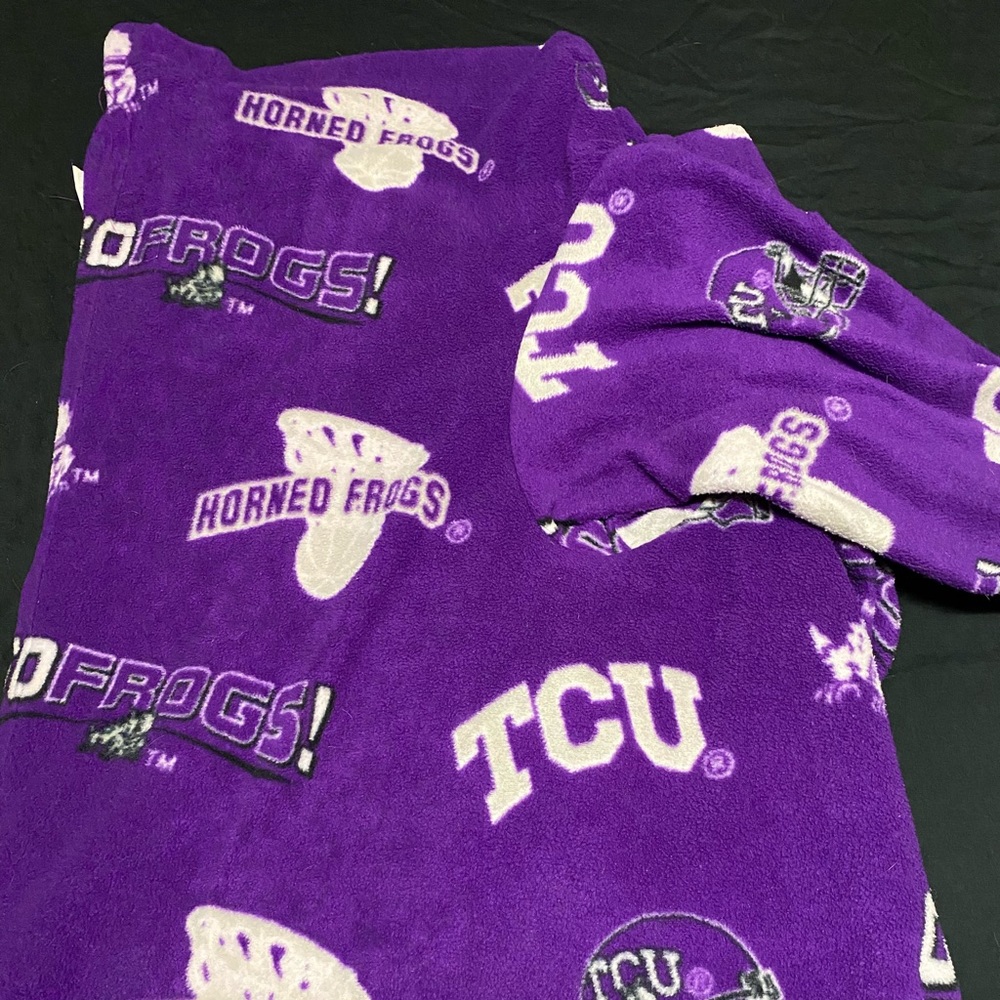 *COLLEGE* TCU Snuggie